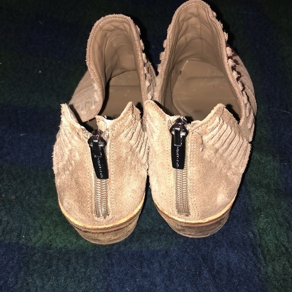 Vince Camuto brown ankle booties sued style fit like a size 7 rounded toe heeled - Picture 5 of 8